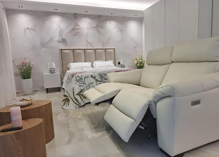 Exclusive Center With Free E-bikes * Ρόβινι