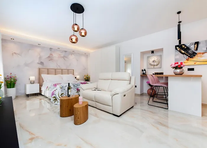 Διαμέρισμα Exclusive Center With Free E-bikes Ρόβινι