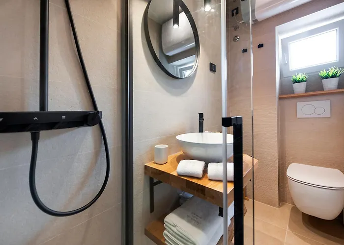 Exclusive Center With Free E-bikes * Ρόβινι